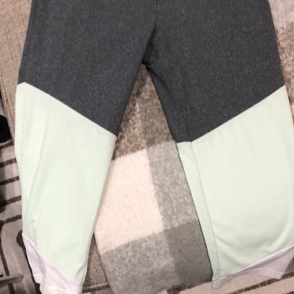 Balance nation grey aqua white capri leggings